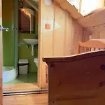 Värdshus будинок художника Synevyrsʼka Polyana